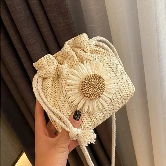 ⚠️Clearance Floral Cute Straw Bag / Drawstring Crossbody Bag - Picture 2 of 8